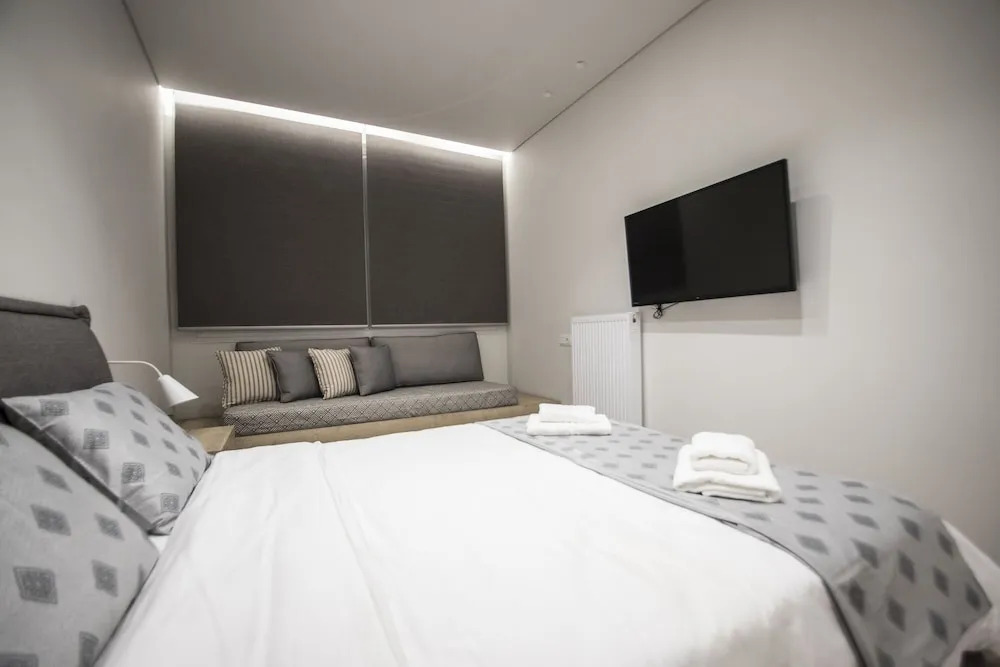 Ornament Suites Nilie Hospitality MGMT