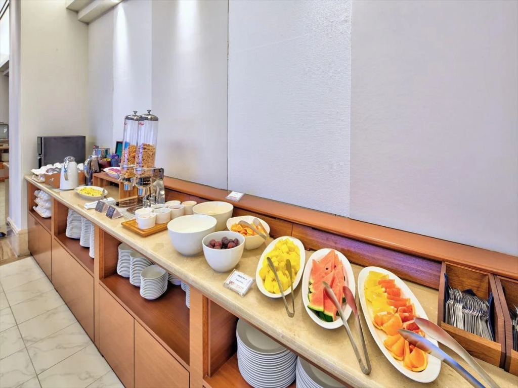 Ala Mahaina Condo Hotel