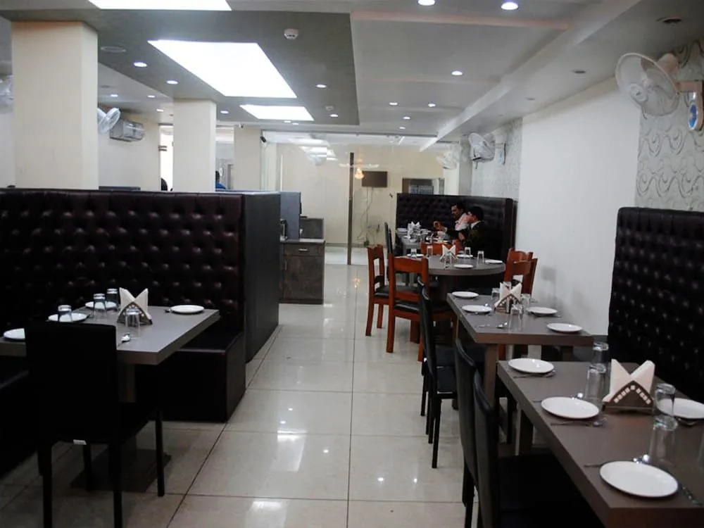 Deep Hotel & Restaurant