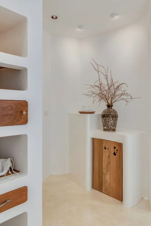 Ampersand Resort