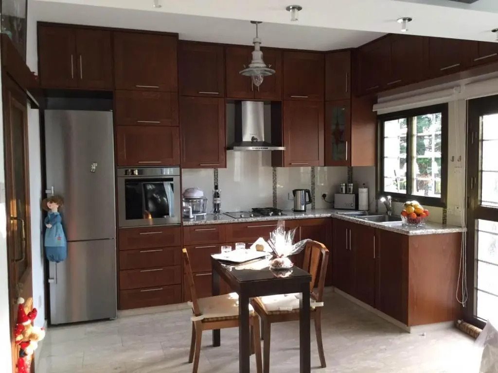 Nikolas House