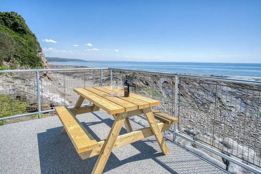 Waterfront 2 - 2 Bedroom Apartment - Wisemans Bridge