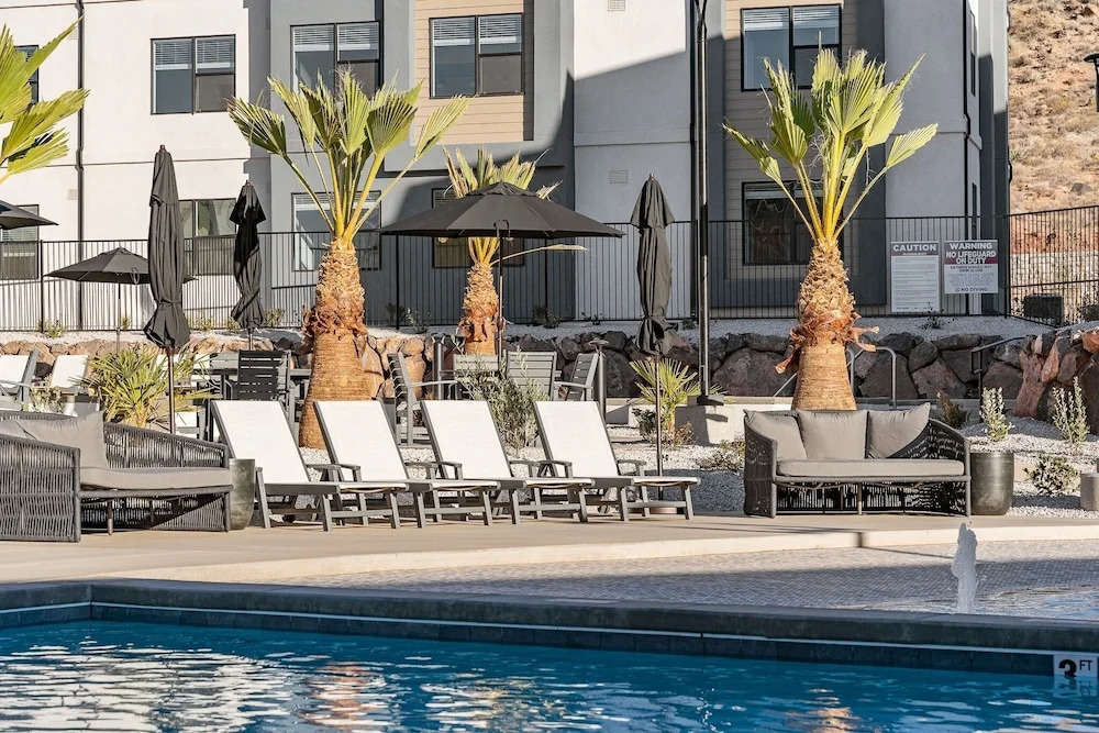 Sand Cove Retreat 5 Bedroom Townhouse
