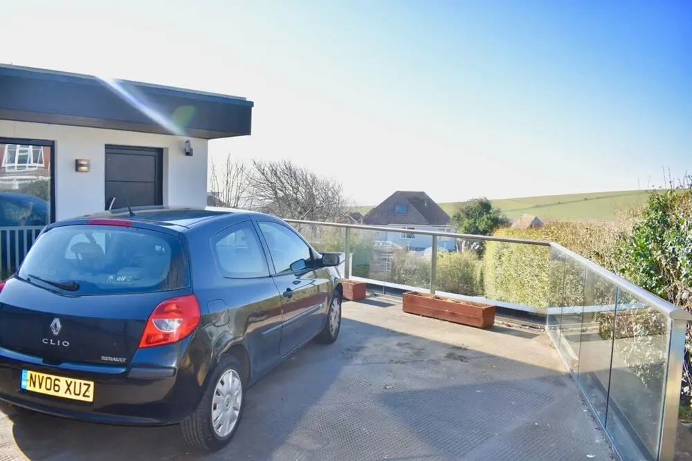 Modern 3 Bedroom House With Stunning Views