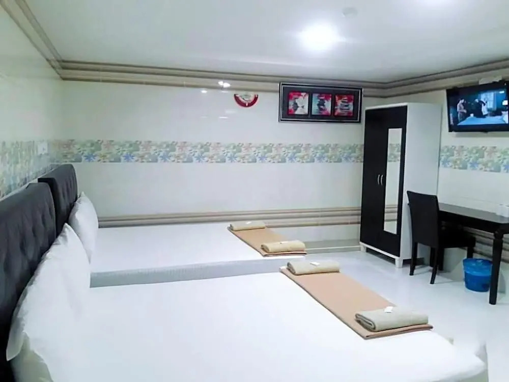 Sungai Besi Hotel