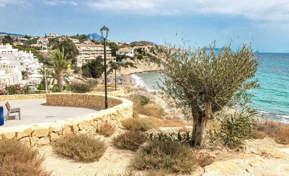 4bed Villa Sleeps 8- Pool, Garden, Bbq, Near Beach