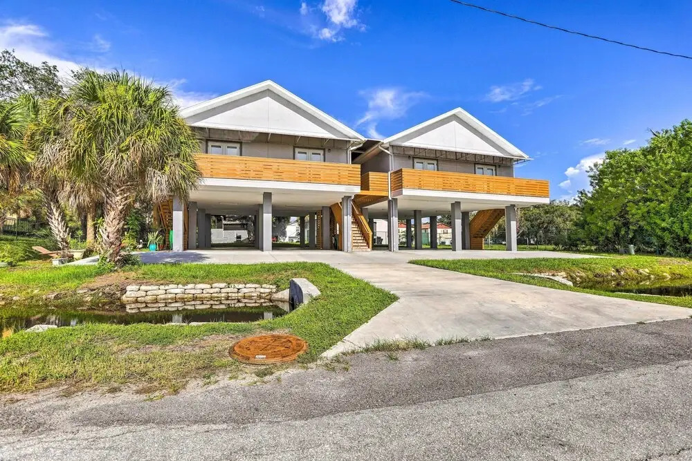 Family-friendly Tampa Home < 3 Mi to Ocean!