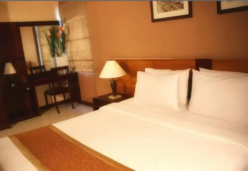 Studio Apartemen Parahyangan Residence by Anton