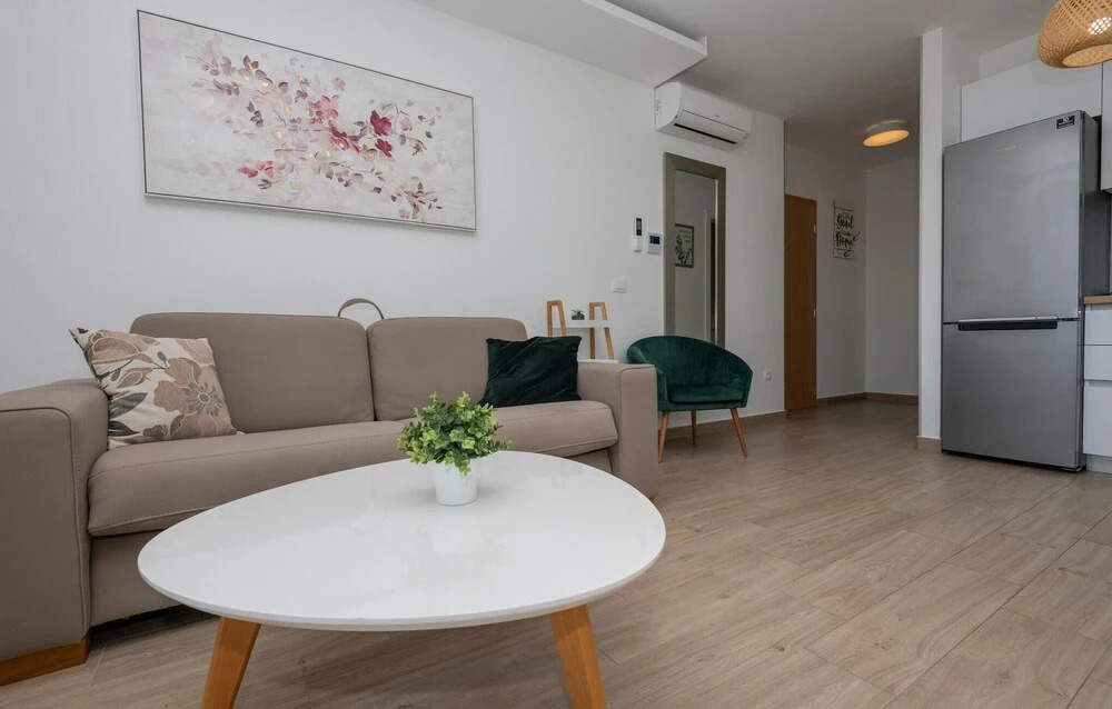 Nice Apartment in Baska Voda With 1 Bedrooms, Heated Swimming Pool and Swimming Pool
