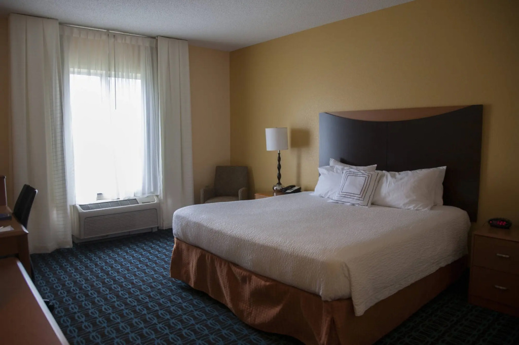 Fairfield Inn & Suites Bedford