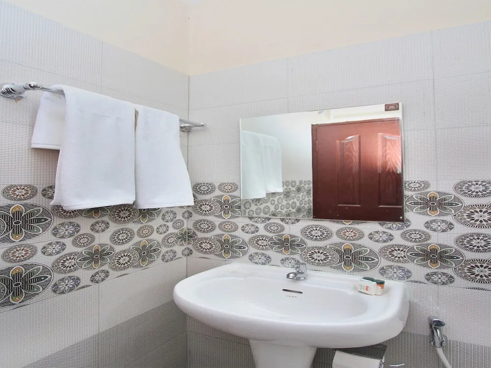 OYO 11058 Shelton Suites Manayata