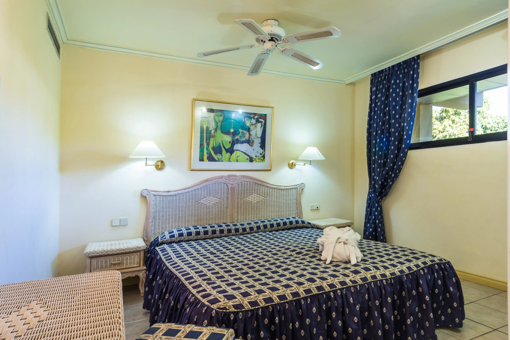 Апарт-отель BlueBay Beach Club