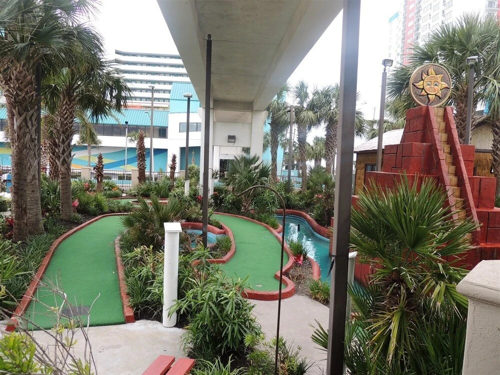 Landmark Resort 945