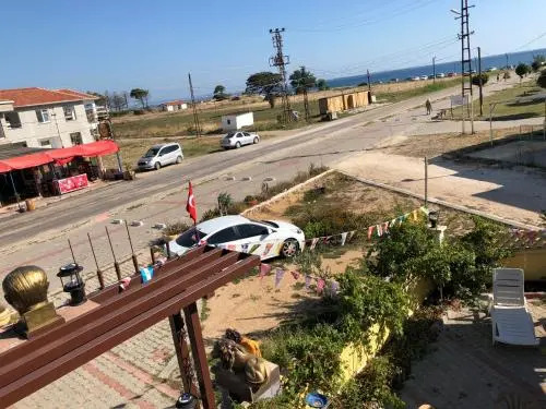Saros Aslan Apart