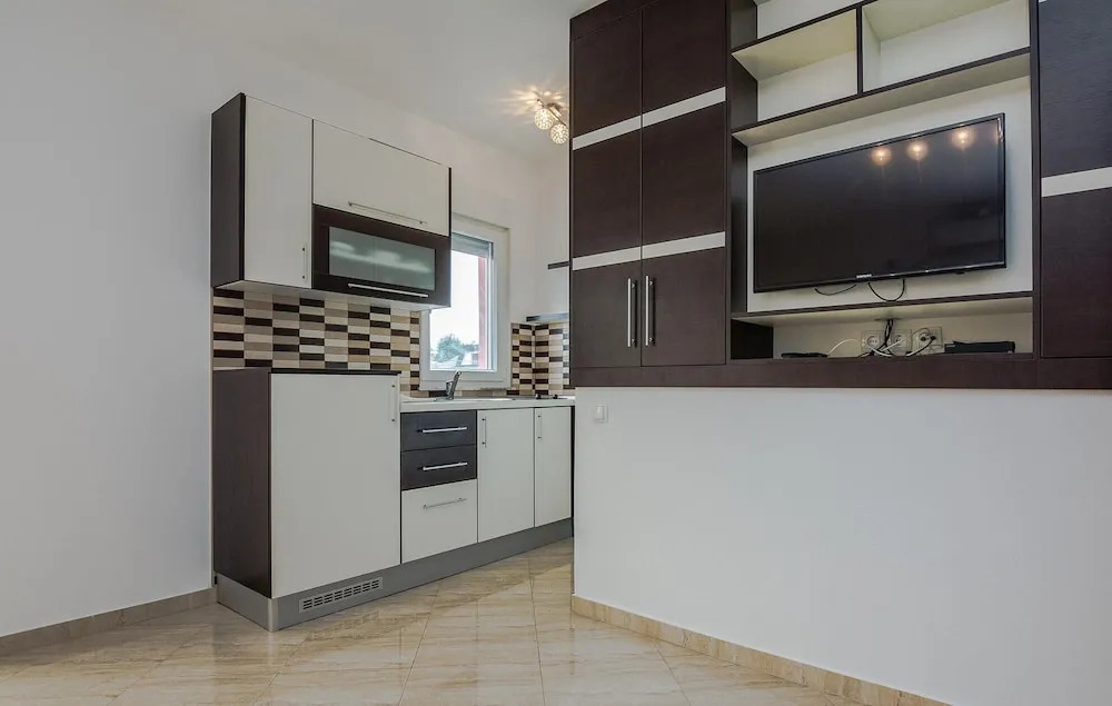 Awesome Home in Vir With 4 Bedrooms and Wifi