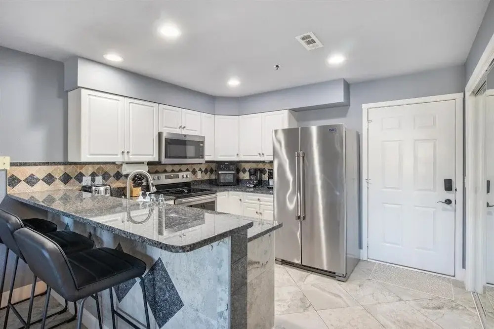 Lakeview Condo w/ 2 Pools & Beach - Family Fun Awaits at 21mm