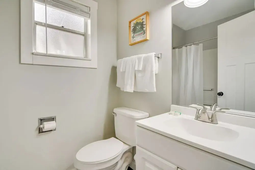 Tranquil Kimberling City Getaway w/ Community Pool