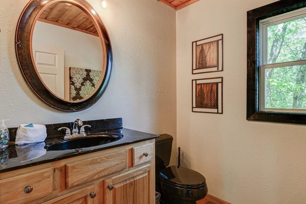 Asheville Town 3 Bedroom Cabin