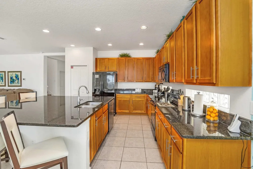 Stunning Lake View, Big Pool Area With CDC Standards #6bv507