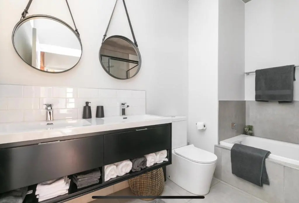 Melrose Apartment