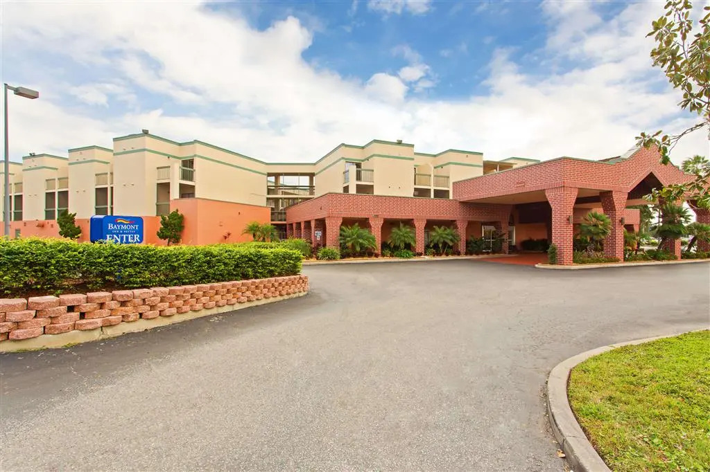 Baymont Inn & Suites Tampa Near Busch Gardens