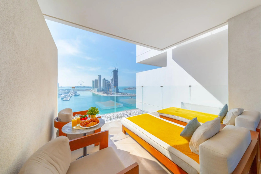 DXB - Five - 41506 - PJ