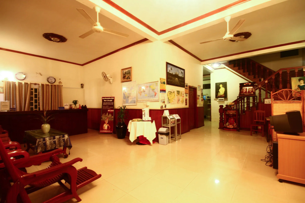 Central Night Hotel