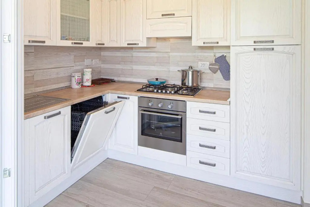 Villa Mimosa Diano Marina: exclusive use villa, garden, barbecue, 3 bedrooms and 3 bathrooms