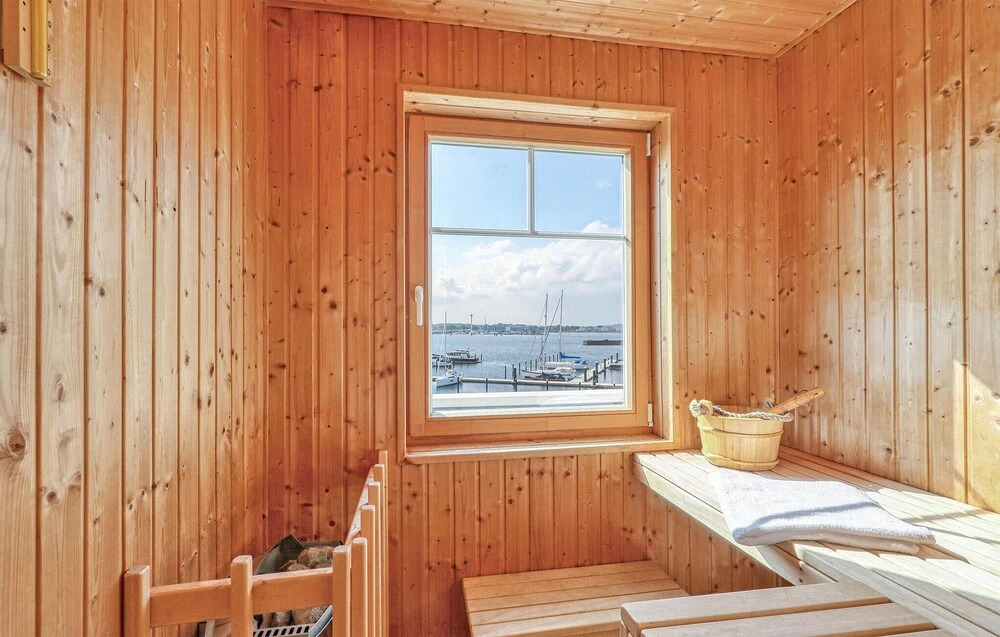 Weiße Strandvilla 56A