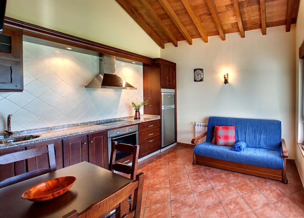 Apartamentos Rurales "La Torre" y "El Pielago"
