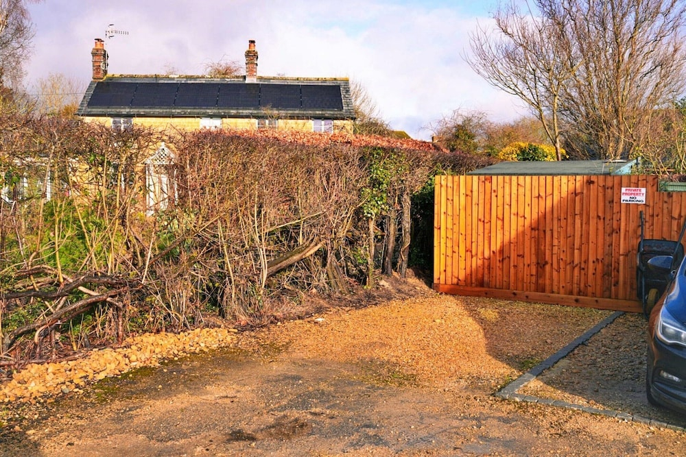 Pet-friendly Countryside Holiday Home, No Deposit