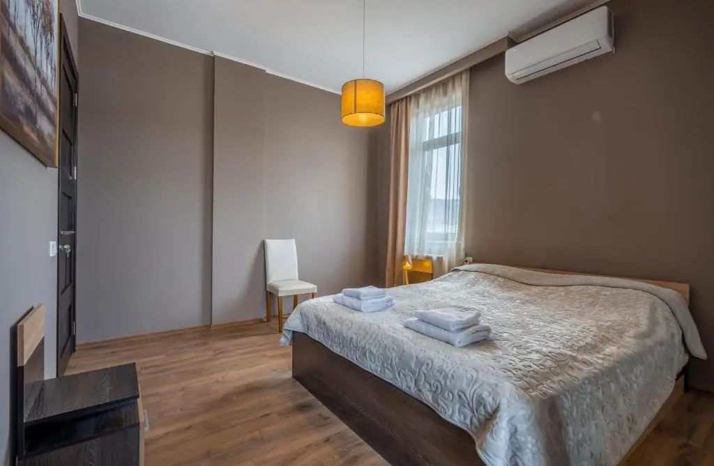 Spacious 76 qm Apartment Near City Center