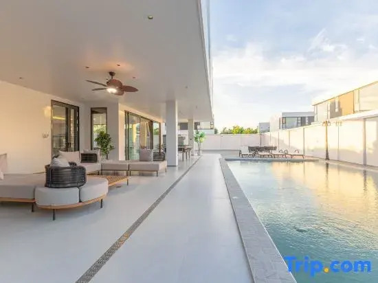 TML-L1 Luxury Villa 6 Rooms 8 Bathrooms (Luxury KTV Room + Pool + Pool Table + Fitness Area)