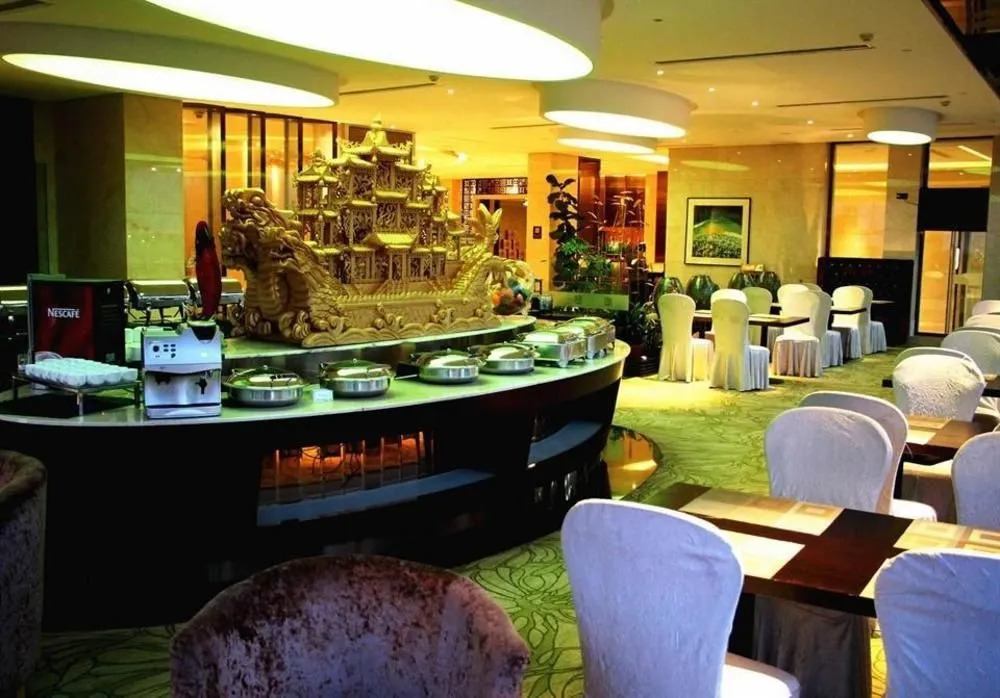 Yantai Celebrity Hotel