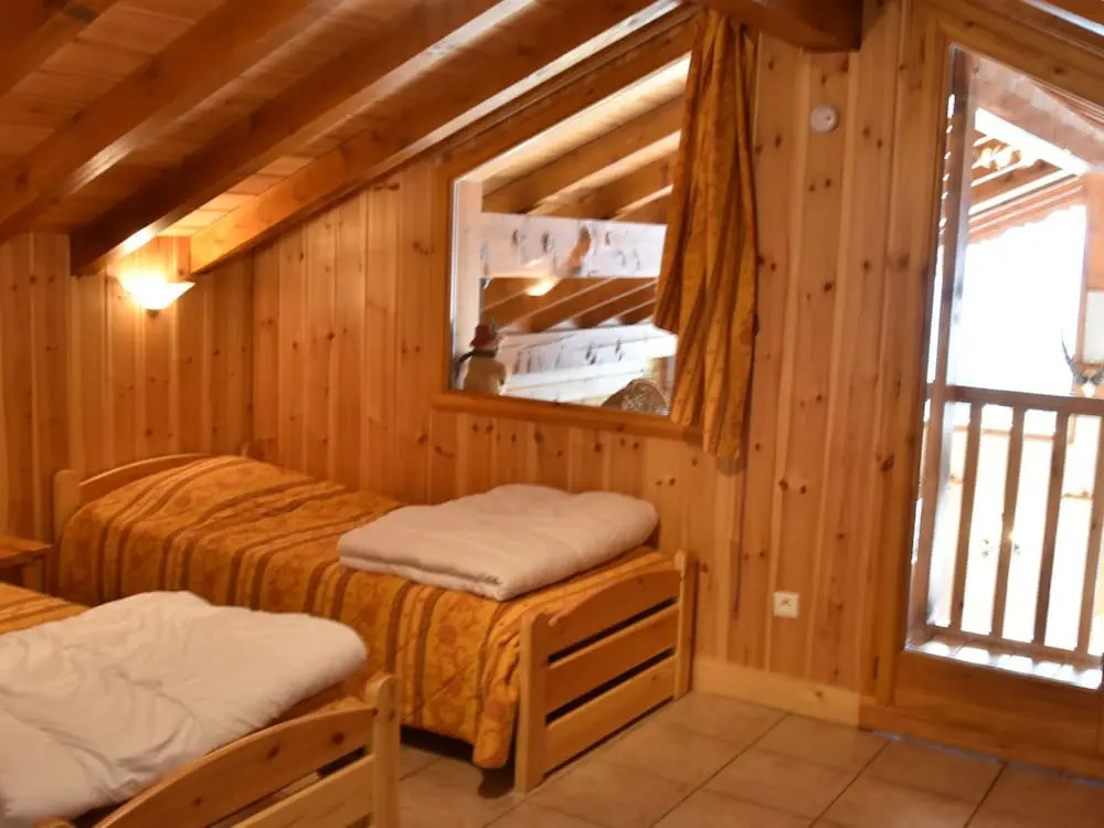 Beautiful Chalet in the Nice Village Centre, on the South