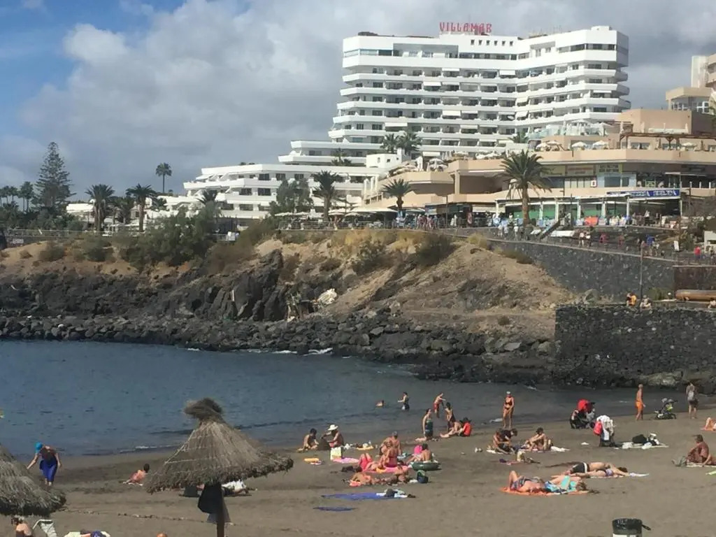 Primera línea de mar ! Wuifi y parking gratis!