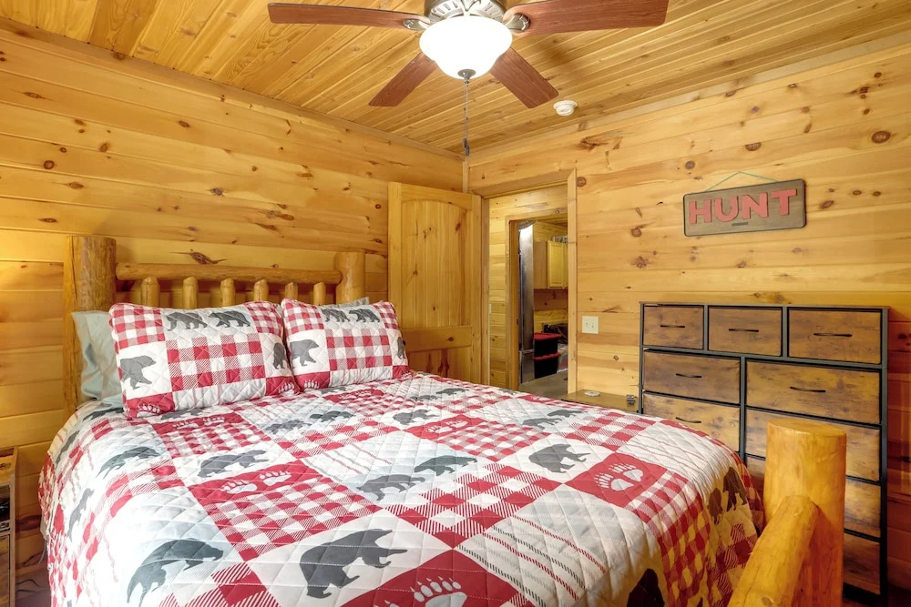 Family Cabin w/ Deck By Mark Twain Natl Forest!