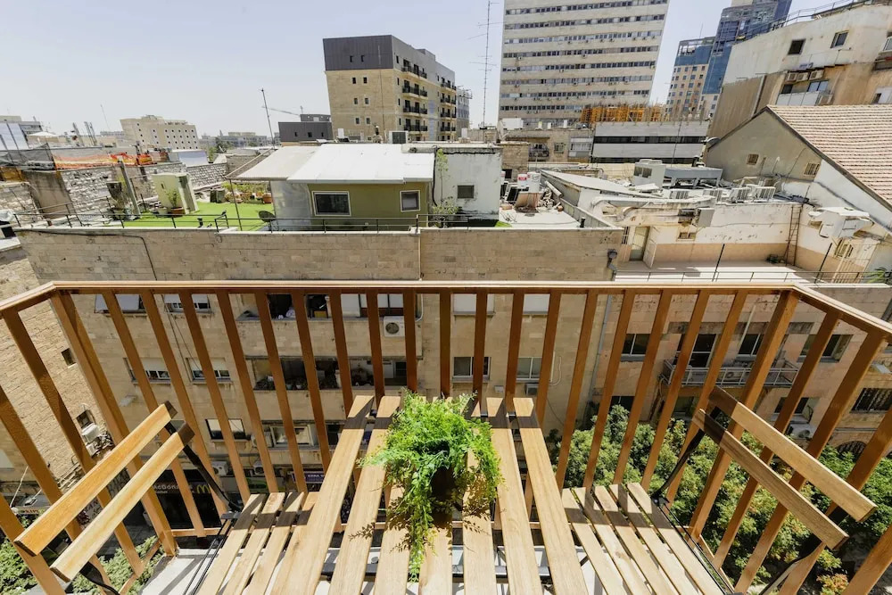 New - Trendy One Bedroom Apt, Most Popular Area