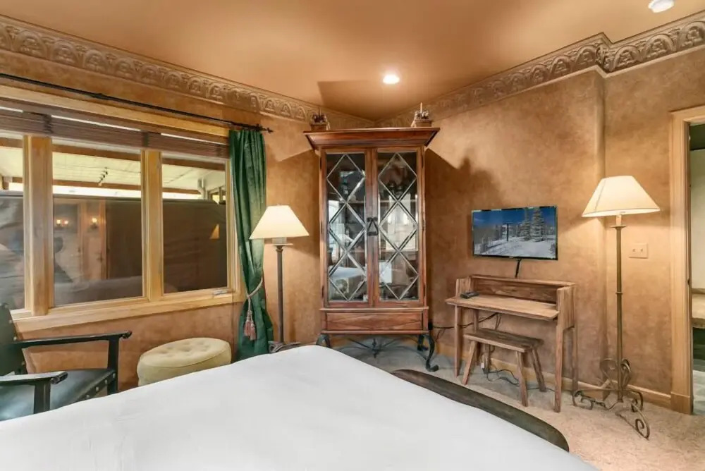 Trail's End Lodge - 4 Bedroom Condo Residence w/ Spa #13 by Deer Valley Resort