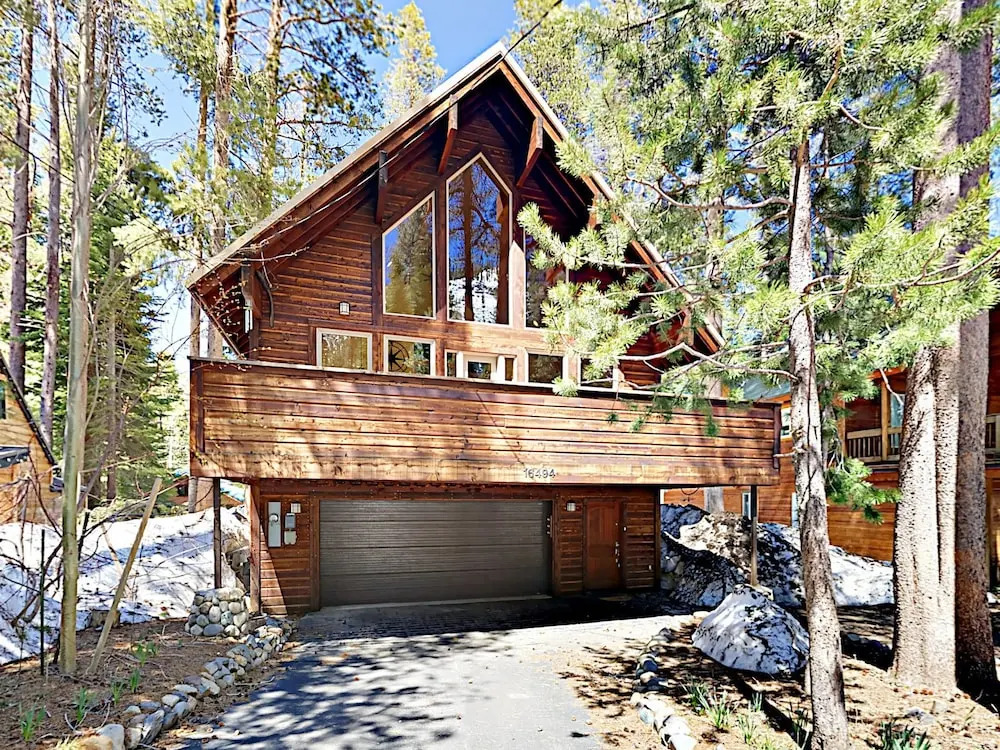 3br/2.5ba Lake  3 Bedroom Home