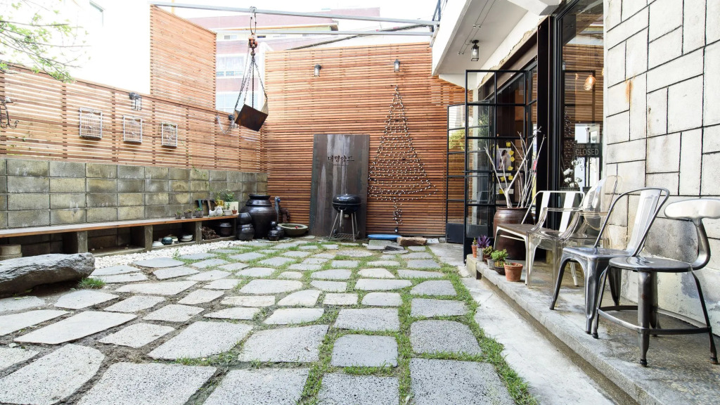 Daemyung Guesthouse