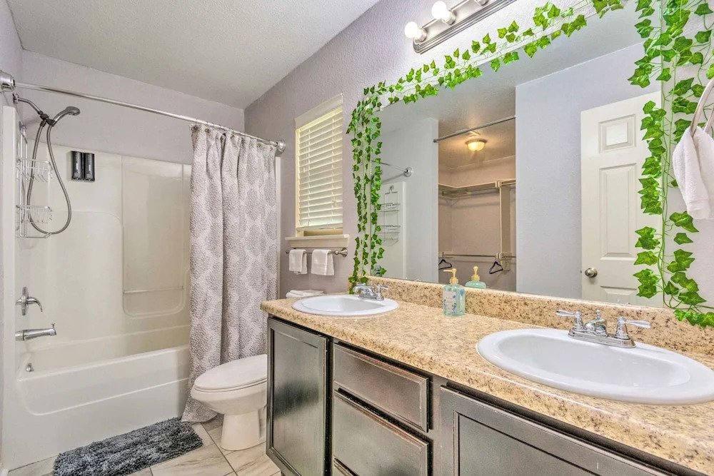 8 Mi to Downtown Little Rock: Home w/ Fenced Yard