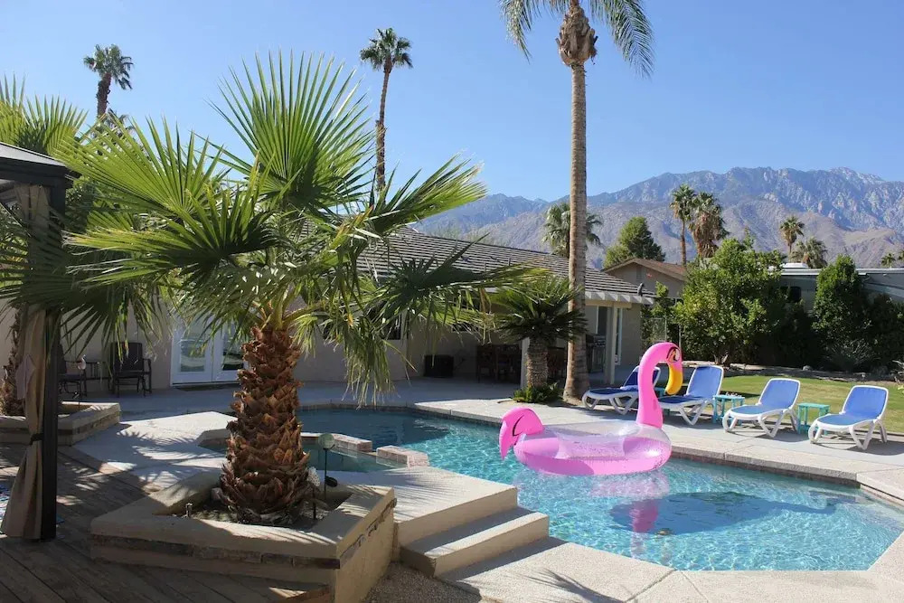 Luxe Retreat - Backyard Oasis