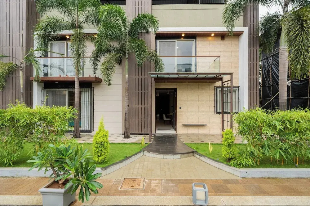 Alaya Stays - Imperial Calista 4BHK near Khandala Hills