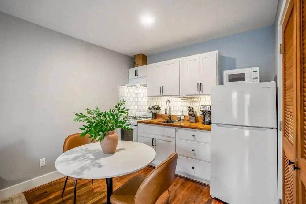 Urban Gated Studio Near Downtown Houston and NRG