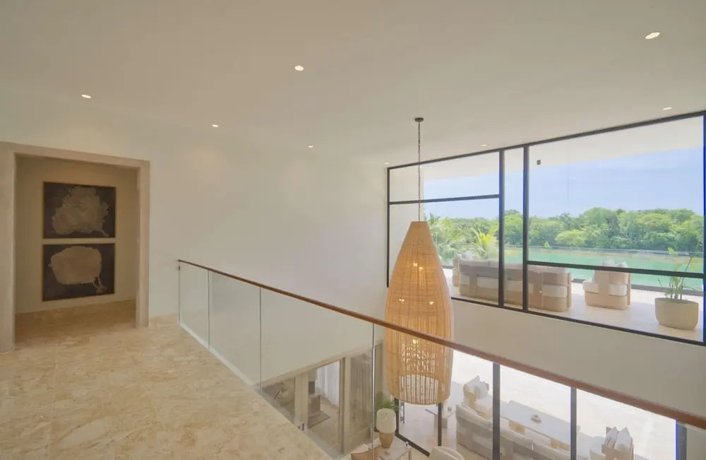 Modern Lake Villa With English Speaking Staff in Golf and Beach Resort