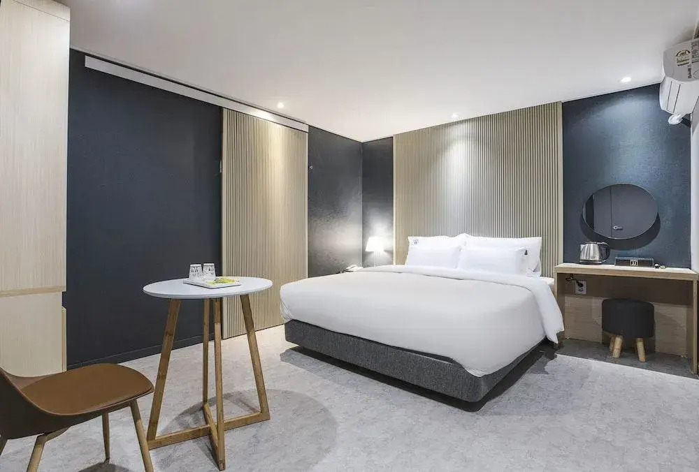 JJ Hotel