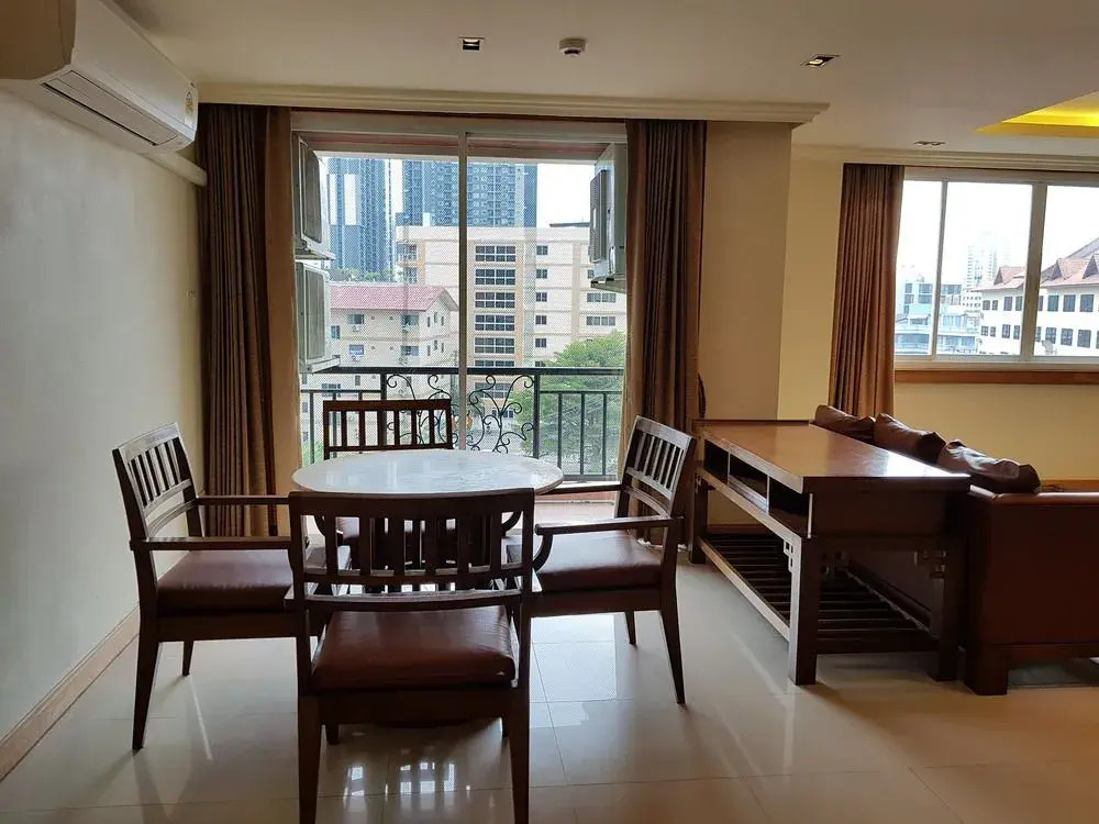 A Large 2 Br - 3 Baths 511 Downtown