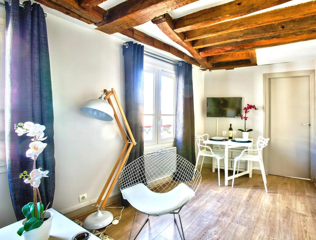 B 841  - Saint Germain des Près - Spacieux appartement