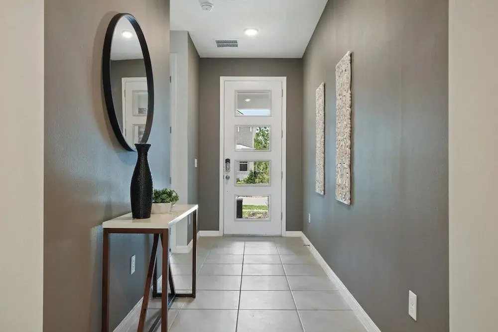 8950CBD Amazing 9BR Lakeview Villa in Solara
